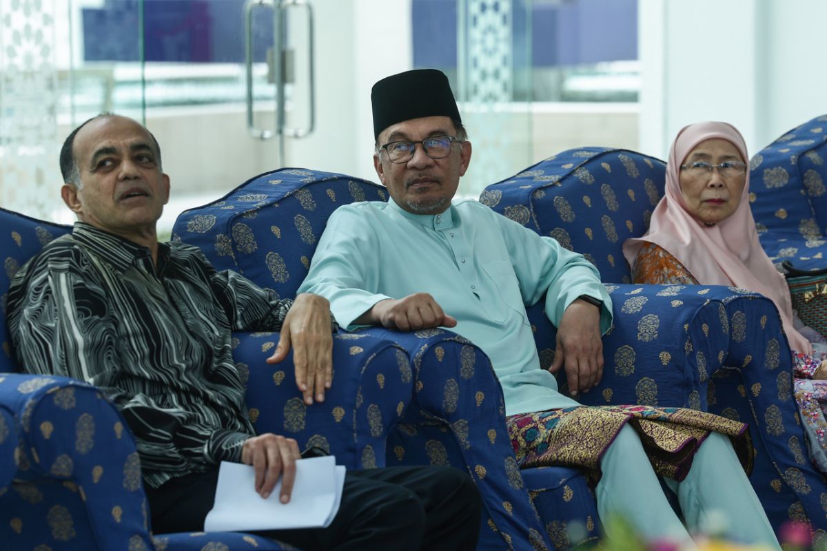 Anwar hopes conglomerates will support development of the arts